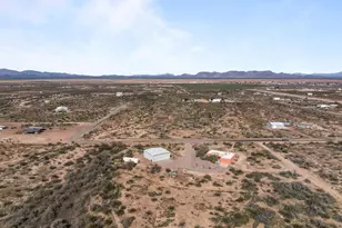 51921 W William Rd, Aguila, AZ 85320 - Photo 31