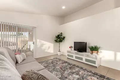 10736 W Turney Avenue, Phoenix, AZ 85037 - Photo 13