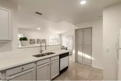 10736 W Turney Avenue, Phoenix, AZ 85037 - Photo 17