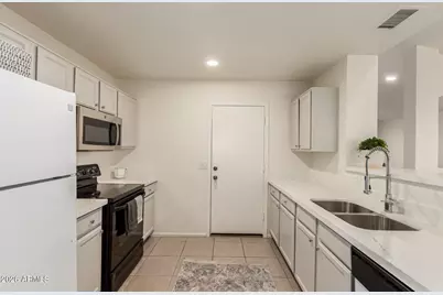 10736 W Turney Avenue, Phoenix, AZ 85037 - Photo 3