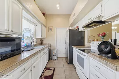 11226 N 60th Court, Glendale, AZ 85304 - Photo 9