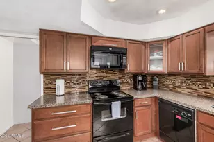 5314 N Las Casitas Pl, Phoenix, AZ 85016 - Photo 11