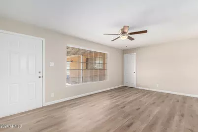 3646 E Glenrosa Avenue #Apt 2, Phoenix, AZ 85018 - Photo 7