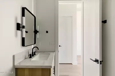 8042 E Palm Lane, Mesa, AZ 85207 - Photo 19