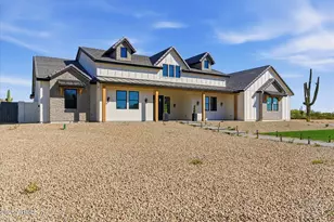 8042 E Palm Ln, Mesa, AZ 85207 - Photo 1