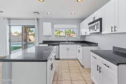 104 E Milada Drive, Phoenix, AZ 85042 - Photo 9