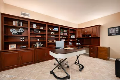 14881 W Robson Circle S, Goodyear, AZ 85395 - Photo 13