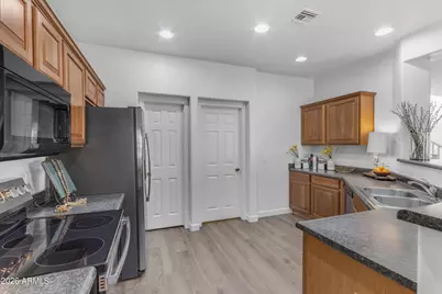 17590 W Bridger Street, Surprise, AZ 85388 - Photo 7