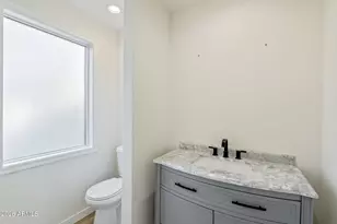 125 E Coronado Rd, Phoenix, AZ 85004 - Photo 17