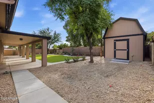 2537 E Lupine Ave, Phoenix, AZ 85028 - Photo 33