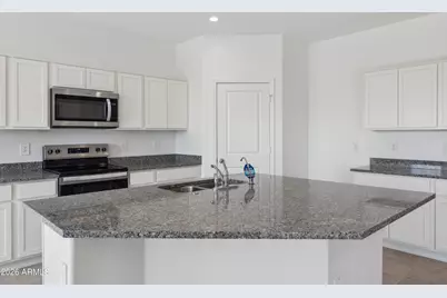 1561 E Glazier Drive, Casa Grande, AZ 85122 - Photo 1