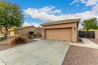 17746 W Desert Lane, Surprise, AZ 85388 - Photo 5