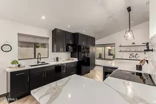 22 E Caroline Ln, Tempe, AZ 85284 - Photo 17