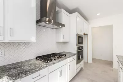 2446 W Maximo Way, Phoenix, AZ 85085 - Photo 9