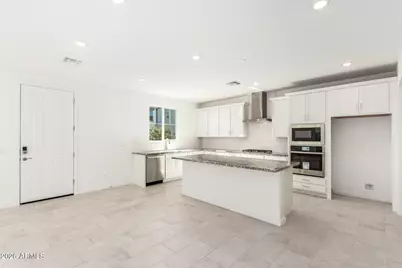 2446 W Maximo Way, Phoenix, AZ 85085 - Photo 7