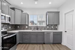 7760 W Bonitos Dr, Phoenix, AZ 85035 - Photo 11