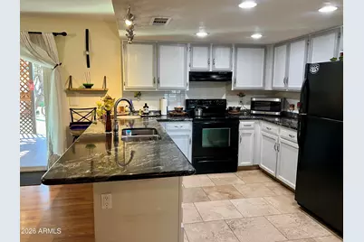 10854 N 42nd Avenue, Phoenix, AZ 85029 - Photo 11