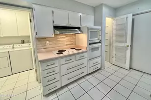 9718 W Oak Ridge Dr, Sun City, AZ 85351 - Photo 9