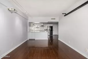 349 E Thomas Rd, Phoenix, AZ 85012 - Photo 9