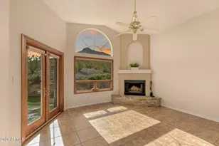 1647 E Waltann Ln, Phoenix, AZ 85022 - Photo 7