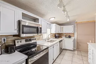 10951 N 91st Ave, Peoria, AZ 85345 - Photo 13