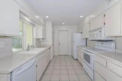 14007 N Whispering Lake Drive, Sun City, AZ 85351 - Photo 21