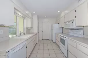 14007 N Whispering Lake Dr, Sun City, AZ 85351 - Photo 21