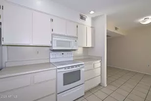 14007 N Whispering Lake Dr, Sun City, AZ 85351 - Photo 29