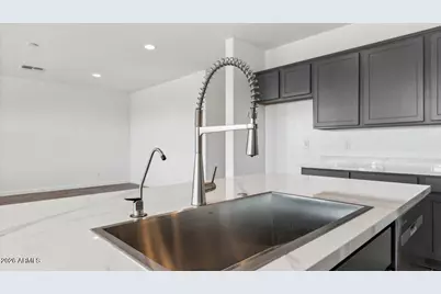 1564 E Glazier Drive E, Casa Grande, AZ 85122 - Photo 1