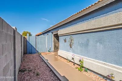 3042 W Rose Garden Lane, Phoenix, AZ 85027 - Photo 5