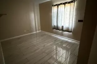 8056 W Westview Dr, Phoenix, AZ 85033 - Photo 11