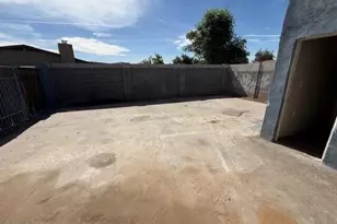 8056 W Westview Dr, Phoenix, AZ 85033 - Photo 17