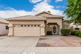 1004 W Beverly Ln, Phoenix, AZ 85023 - Photo 1