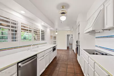 2210 Encanto Drive NW, Phoenix, AZ 85007 - Photo 17