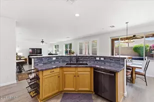 26131 N 67th Dr, Peoria, AZ 85383 - Photo 9