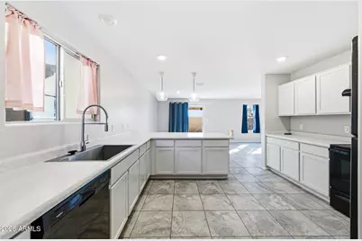 40573 W Helen Court, Maricopa, AZ 85138 - Photo 7