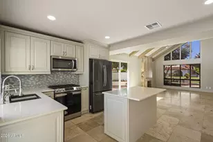 5770 N Scottsdale Rd, Paradise Valley, AZ 85253 - Photo 9