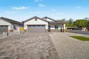 2037 N 22nd St, Phoenix, AZ 85006 - Photo 1