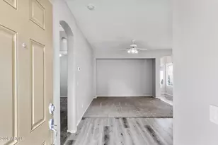 10114 E Kilarea Ave, Mesa, AZ 85209 - Photo 9