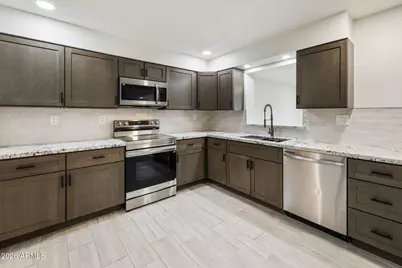 7126 W Ironwood Drive, Peoria, AZ 85345 - Photo 11