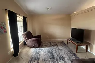 1015 E Lincolnwood Cir, Casa Grande, AZ 85194 - Photo 3