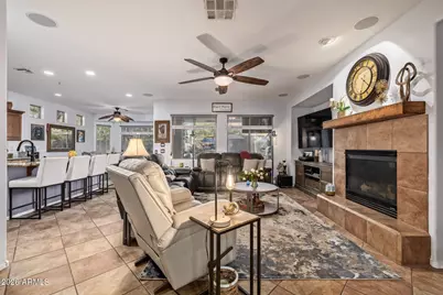 2226 W Hedgehog Place, Phoenix, AZ 85085 - Photo 9