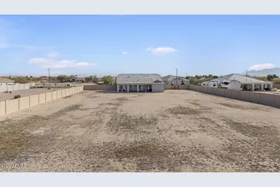 2438 S 218th Drive, Buckeye, AZ 85326 - Photo 17