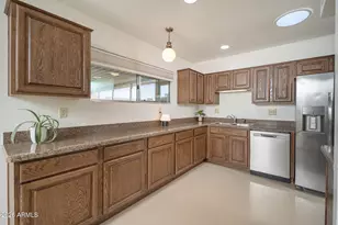 9506 W Country Club Dr W, Sun City, AZ 85373 - Photo 15