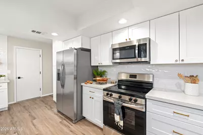 8602 N 33rd Avenue, Phoenix, AZ 85051 - Photo 3