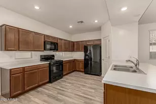 6314 S 34th Ln, Phoenix, AZ 85041 - Photo 9