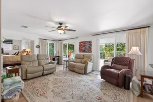 10609 W Mission Ln, Sun City, AZ 85351 - Photo 13