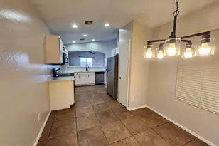23739 N El Frio Ct, Sun City, AZ 85373 - Photo 11