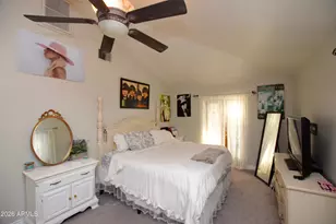 946 E Denton Ln, Phoenix, AZ 85014 - Photo 13