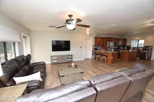 946 E Denton Ln, Phoenix, AZ 85014 - Photo 7